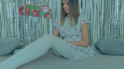 Lily online show from 12.26.24