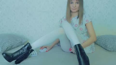 Lily online show from 02.09.25