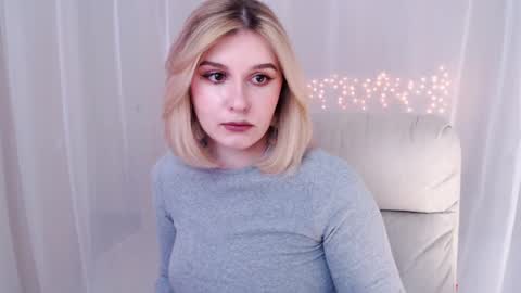 Snapshot of your_freya chatting on 03.08.25 Freya online show from 03.08.25