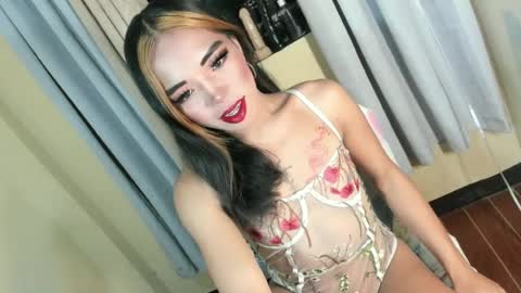 Snapshot of your_girl_yeka chatting on 06.27.26 your_girl_yeka online show from 06.27.26