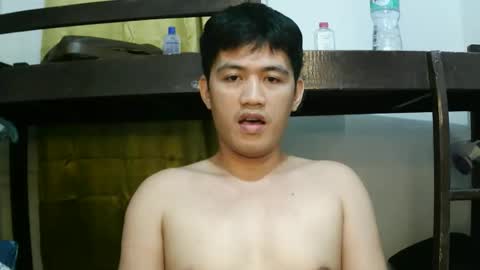 Snapshot of your_love_miaka chatting on 12.18.25 your_love_miaka online show from 12.18.25