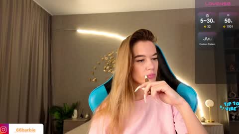 Jessica Loyd online show from 01.30.25