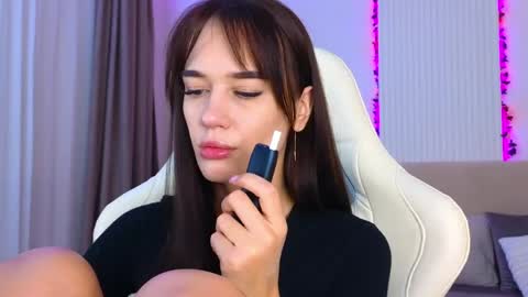 Jessica Loyd online show from 04.14.26