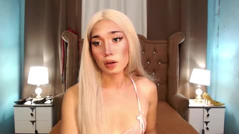 Snapshot of your_naughty_cumslut69 chatting on 10.29.25 your_naughty_cumslut69 online show from 10.29.25