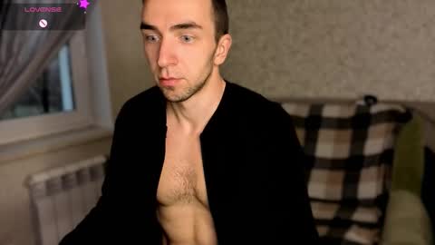 Snapshot of your_new_boyfriend17 chatting on 11.18.25 Your new boyfriend17 online show from 11.18.25