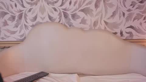 Snapshot of your_perverse_whore chatting on 02.20.25 Salome online show from 02.20.25