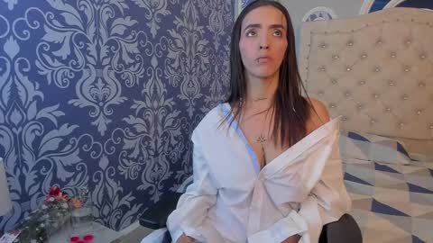 Snapshot of your_perverse_whore chatting on 03.09.25 Salome online show from 03.09.25