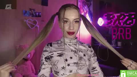 Snapshot of your_psychologist chatting on 12.02.25 Alice online show from 12.02.25