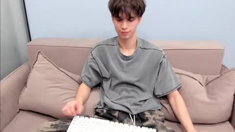 Snapshot of your_shy_guy chatting on 10.30.25 your_shy_guy online show from 10.30.25