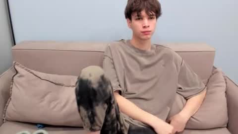 Snapshot of your_shy_guy chatting on 11.09.25 your_shy_guy online show from 11.09.25