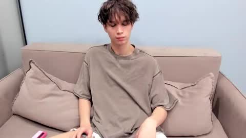 Snapshot of your_shy_guy chatting on 12.03.25 your_shy_guy online show from 12.03.25