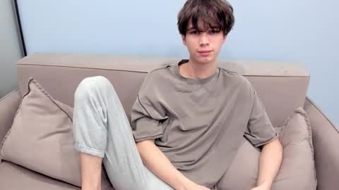 Snapshot of your_shy_guy chatting on 12.05.25 your_shy_guy online show from 12.05.25