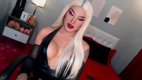 TRICXIEBELLE online show from 11.10.25