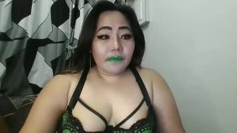 Snapshot of your_unmarriedwife chatting on 11.11.25 your_unmarriedwife online show from 11.11.25