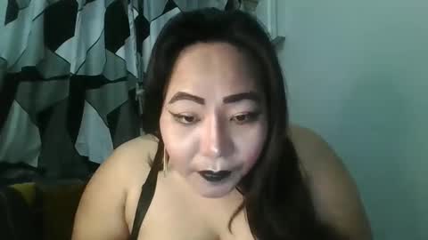 Snapshot of your_unmarriedwife chatting on 11.23.25 your_unmarriedwife online show from 11.23.25