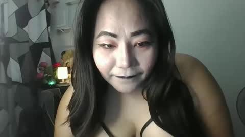 Snapshot of your_unmarriedwife chatting on 12.14.25 your_unmarriedwife online show from 12.14.25