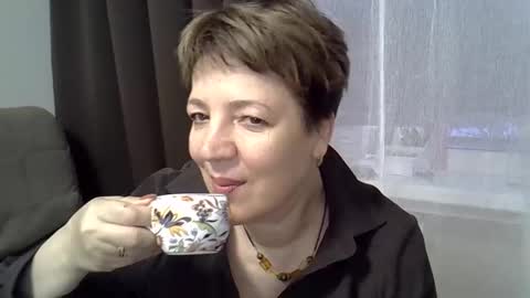 yourangelina12 online show from 11.28.25