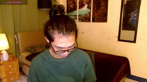 Snapshot of yourasiancarl chatting on 12.16.25 yourasiancarl online show from 12.16.25