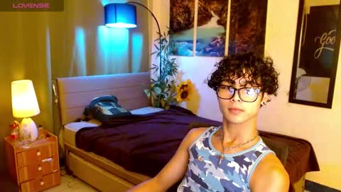 Snapshot of yourasiancarl chatting on 12.22.25 yourasiancarl online show from 12.22.25