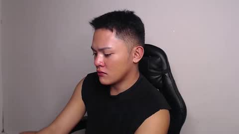 Snapshot of yourasiantwinxx chatting on 02.25.26 Jay online show from 02.25.26