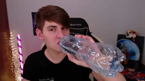 Snapshot of yourbilly chatting on 12.24.24 Billy online show from 12.24.24