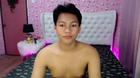 Snapshot of yourdreamboyxx chatting on 09.08.25 HEN online show from 09.08.25