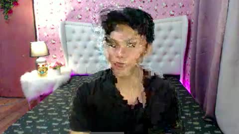 Snapshot of yourdreamboyxx chatting on 09.11.25 HEN online show from 09.11.25