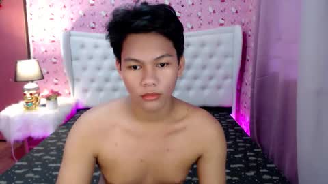 Snapshot of yourdreamboyxx chatting on 09.14.25 HEN online show from 09.14.25
