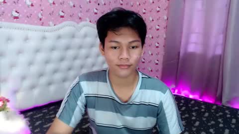 Snapshot of yourdreamboyxx chatting on 09.25.25 HEN online show from 09.25.25