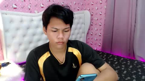 Snapshot of yourdreamboyxx chatting on 09.26.25 HEN online show from 09.26.25