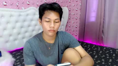 Snapshot of yourdreamboyxx chatting on 09.28.25 HEN online show from 09.28.25