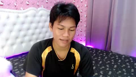 Snapshot of yourdreamboyxx chatting on 10.01.25 HEN online show from 10.01.25