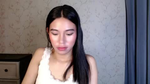 Snapshot of yourdreamgirlgwen chatting on 07.30.26 GWENI online show from 07.30.26