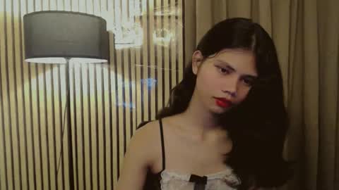 Snapshot of yourfavoratevivian chatting on 11.03.25 Vivian online show from 11.03.25