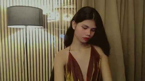 Snapshot of yourfavoratevivian chatting on 11.05.25 Vivian online show from 11.05.25