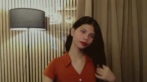 Snapshot of yourfavoratevivian chatting on 11.08.25 Vivian online show from 11.08.25