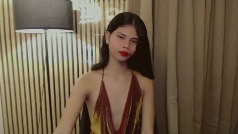 Snapshot of yourfavoratevivian chatting on 11.12.25 Vivian online show from 11.12.25