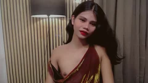 Snapshot of yourfavoratevivian chatting on 11.18.25 Vivian online show from 11.18.25