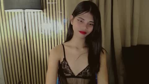 Snapshot of yourfavoratevivian chatting on 11.27.25 Vivian online show from 11.27.25