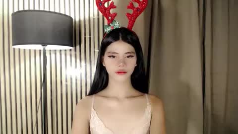 Snapshot of yourfavoratevivian chatting on 12.19.25 Vivian online show from 12.19.25