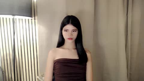 Snapshot of yourfavoratevivian chatting on 12.22.25 Vivian online show from 12.22.25