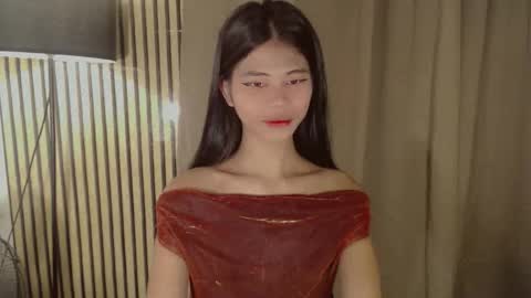 Snapshot of yourfavoratevivian chatting on 01.12.26 Vivian online show from 01.12.26