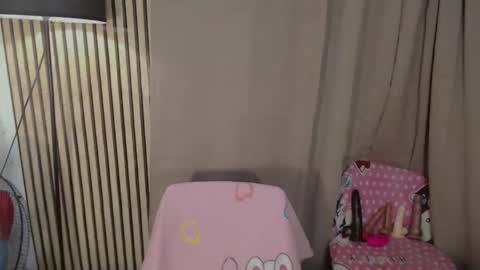 Snapshot of yourfavoratevivian chatting on 02.14.26 Vivian online show from 02.14.26