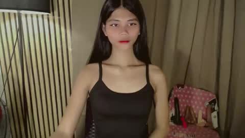 Snapshot of yourfavoratevivian chatting on 02.16.26 Vivian online show from 02.16.26