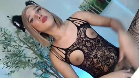 yourgirlnextdoor18 online show from 05.18.26