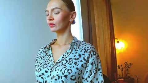 Snapshot of yourladysunshine chatting on 05.19.26 Ksyusha online show from 05.19.26