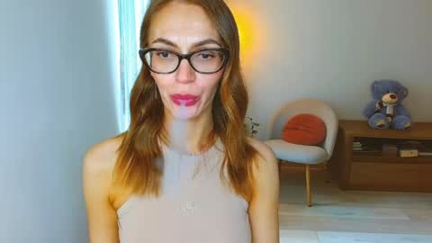 Snapshot of yourladysunshine chatting on 05.20.26 Ksyusha online show from 05.20.26