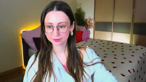 Snapshot of yourlovelystoryy chatting on 04.26.26 Vetta online show from 04.26.26