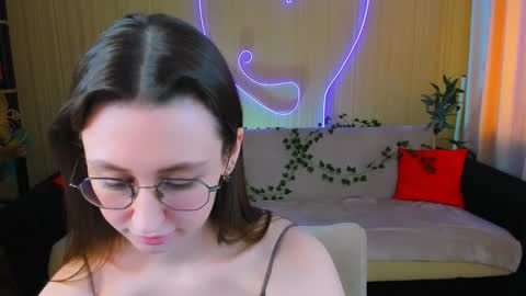 Snapshot of yourlovelystoryy chatting on 05.09.26 Vetta online show from 05.09.26