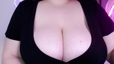 Amina online show from 12.21.25